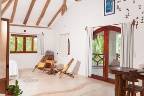 Studio Suite, Balcony, Partial Sea View | Living area