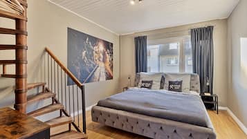 3 Schlafzimmer, Schreibtisch, Bügeleisen/Bügelbrett, Reisekinderbett