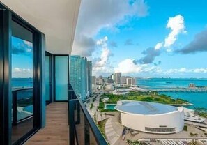 Property grounds - Luxury 1 BD Condo in Biscayne Boulevard #3010 (Miami)