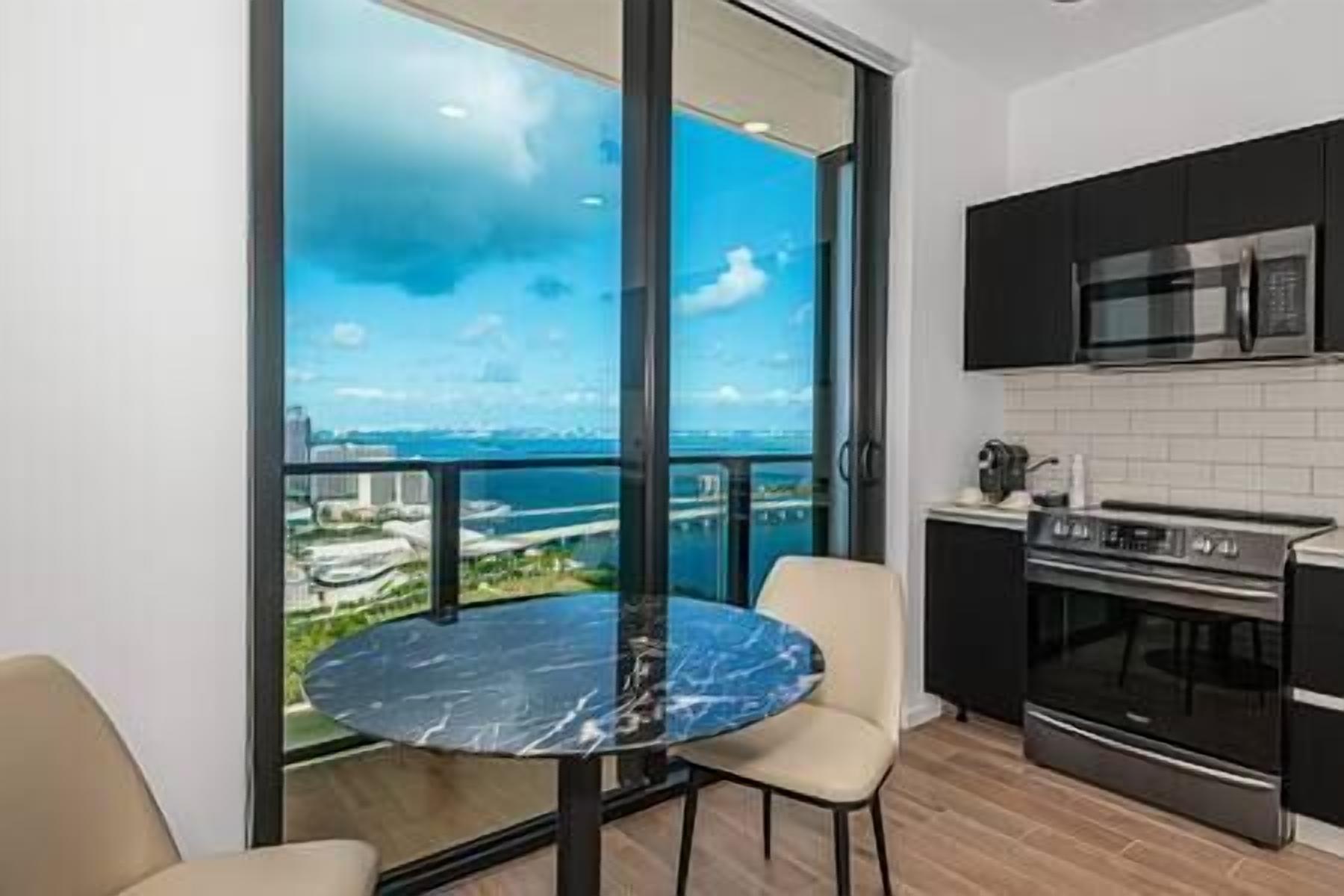 Luxurious Studio In Biscayne Boulevard #4402