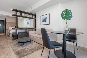 Free WiFi, bed sheets - Spacious & Stylish Studio in Dowtonw #1406 (Miami)