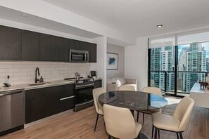 Fridge, microwave, oven, stovetop