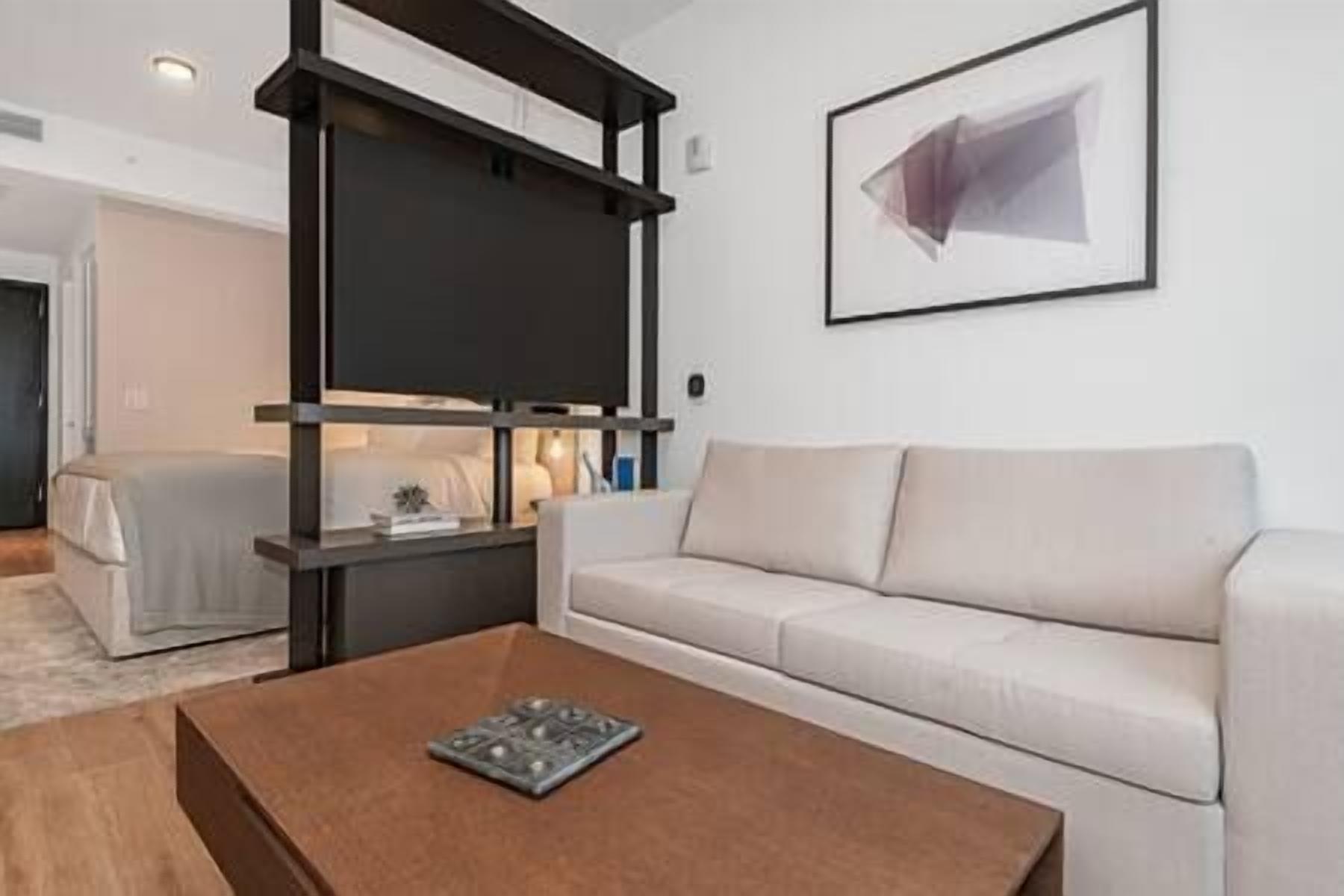 Modern Lux Studio in Downtown #4716
