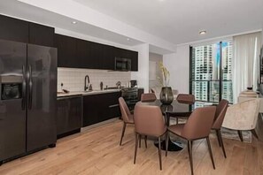 Fridge, microwave, oven, stovetop - Lux 2 Bd Condo in Biscayne Boulevard #2017 (Miami)