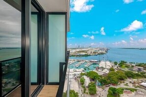 Property grounds - Lux Studio facing Bayfront Park #2516 (Miami)