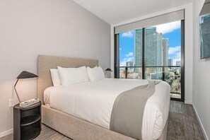 3 bedrooms, iron/ironing board, free WiFi, bed sheets - Lux 3 BD Condo in Biscayne Blvd #1409 (Miami)