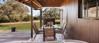 Casita Refugio- Hot Tub, Fire Pit, Views, King Bed...near wineries and breweries