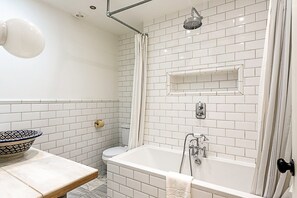 Dusj og hårføner