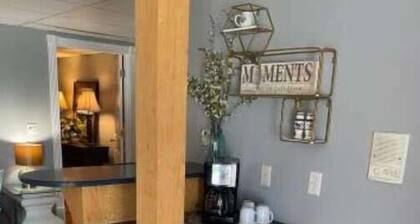 Cozy Downstairs Apartment w/ Private Entrance