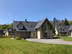Apartment | 4 bedrooms - 4 Bedroom Holiday Home With Wheelchair Accessible Bathroom 2km From Kenmare (Kenmare)