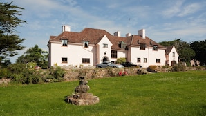 Villa - 8 Bedroom Luxury Country Mansion in Galway (Costelloe)