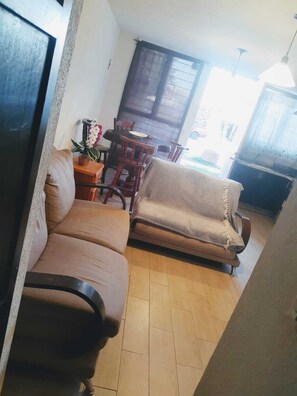 Smart TV - Casita a 10 min del Aeropuerto , Ideal si vas a Viajar !! (San Pedro Tlaquepaque)