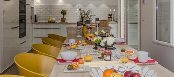 Grande Villa au Calme Coeur des Mathes