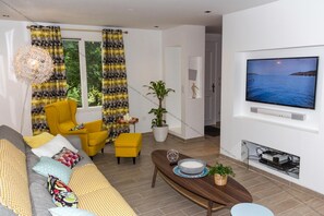 Televisión, libros y estéreo 