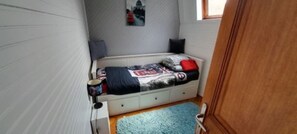 3 bedrooms, desk, iron/ironing board, travel crib - L'estivale, fishermen's house with air conditioning and veranda (Étretat)