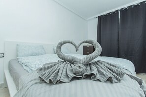 3 bedrooms, iron/ironing board, free WiFi, bed sheets - 030 Melissa Beach Apartment - Alicante Holiday (La Mata)