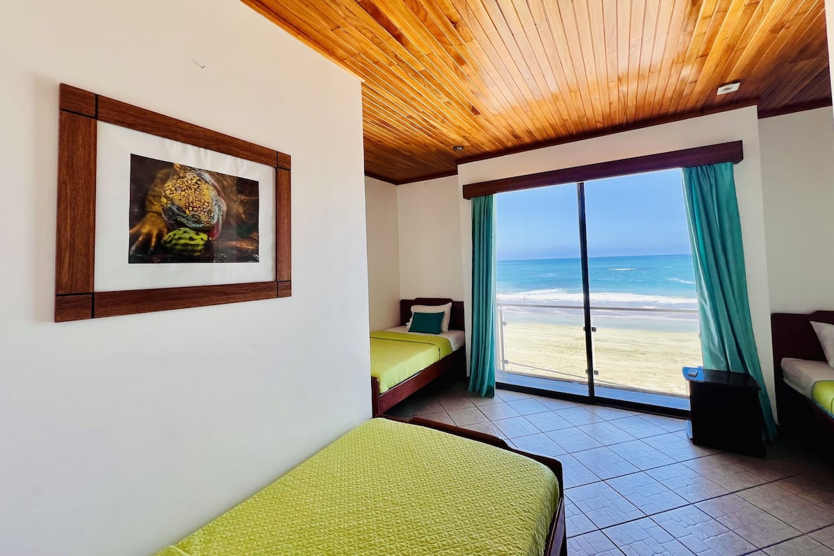 Premium Triple Room | Blackout curtains, free WiFi, bed sheets