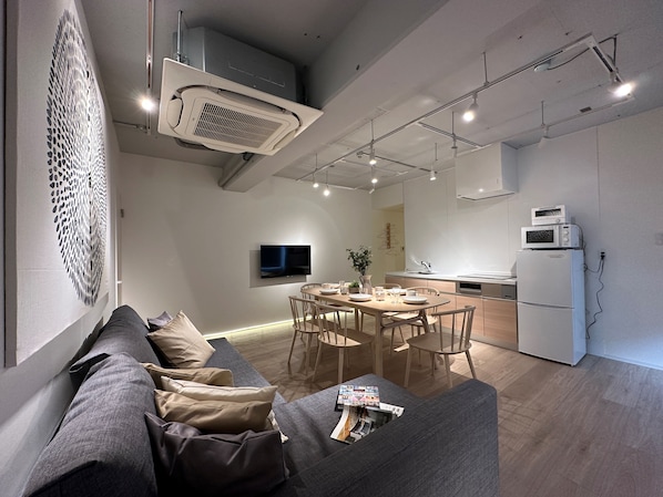 Family Apartment, 1 Bedroom (501) | Iron/ironing board, free WiFi, bed sheets - Art BLDG (Hiroshima)