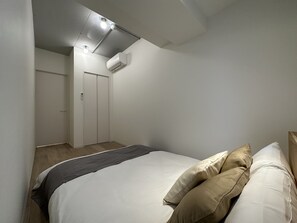 Deluxe Apartment, 2 Bedrooms (502) | Iron/ironing board, free WiFi, bed sheets - Art BLDG (Hiroshima)