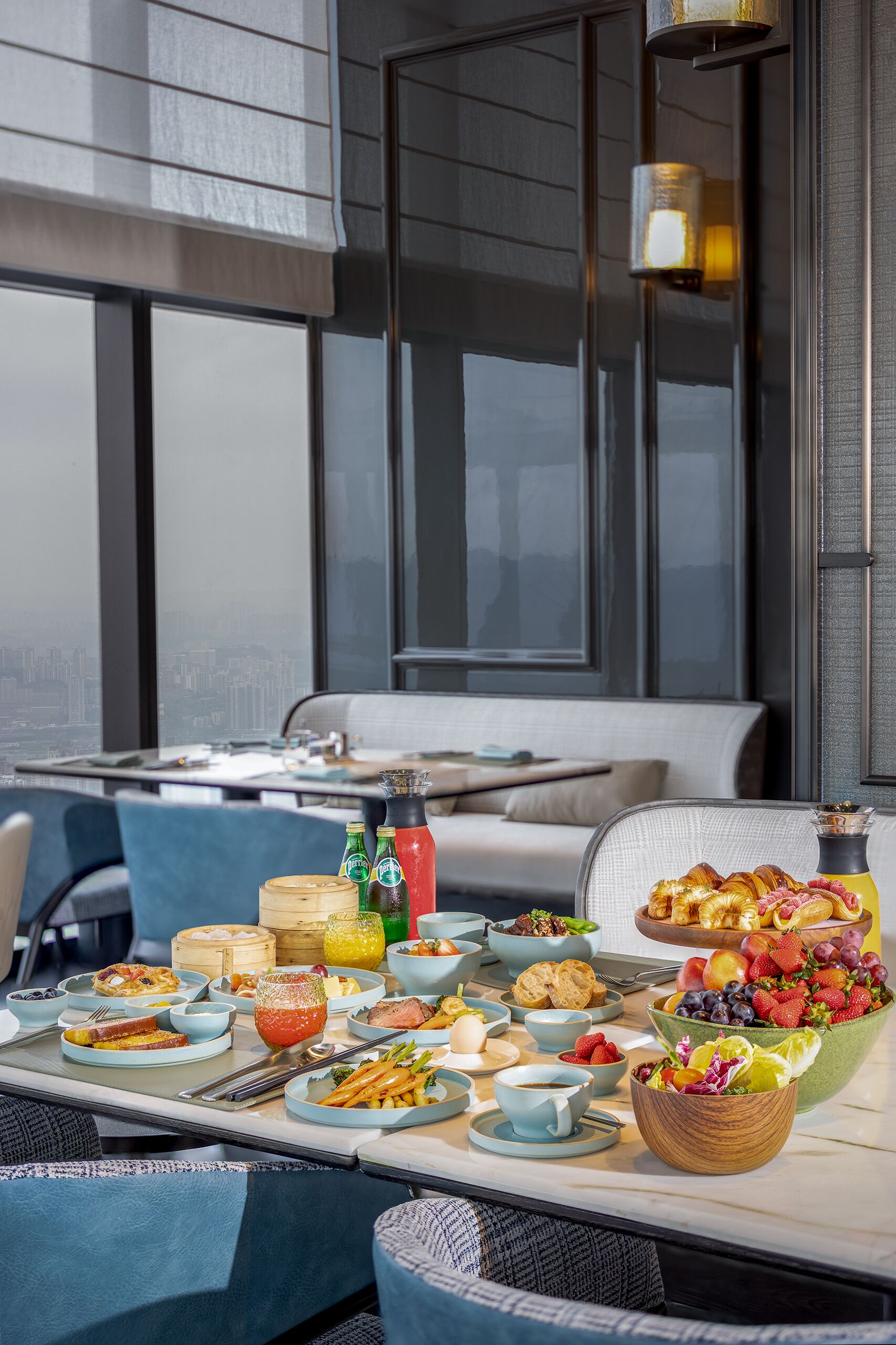 Petit déjeuner buffet servi tous les jours en supplément