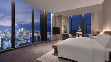 プレミアム ルーム キングベッド 1 台 (View) | 高級寝具、羽毛の掛け布団、ミニバー、セーフティボックス (室内)