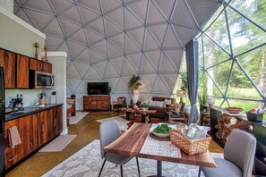 Dining - Traverse City - Luxury on the Edge - 15 (Williamsburg)