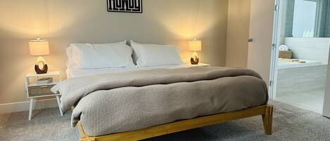 3 bedrooms, desk, iron/ironing board, free WiFi