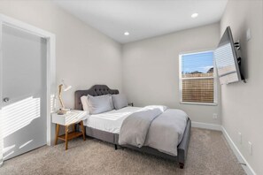 3 chambres, bureau, fer et planche à repasser, Wi-Fi gratuit