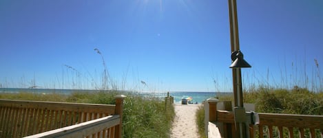 Condo, 2 Queen Beds (Mariner West 205) | Beach