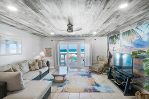 Condo, 2 camas Queen (Mariner West 205) | Área de estar | TV