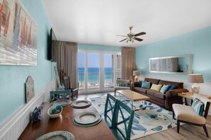 Apartamento, varias camas (Laketown Wharf 1326) | Zona de estar | Una televisión