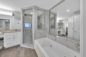 Apartment, Mehrere Betten (Hidden Dunes 604) | Badezimmer