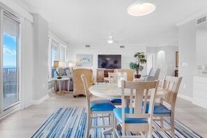 Apartment, Mehrere Betten (Hidden Dunes 304) | Innenbereich
