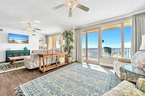 Huoneisto, useita sänkyjä (Hidden Dunes 1401) | Oleskelualue | Televisio