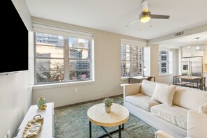 テレビ、テレビゲーム、テーブルサッカー台