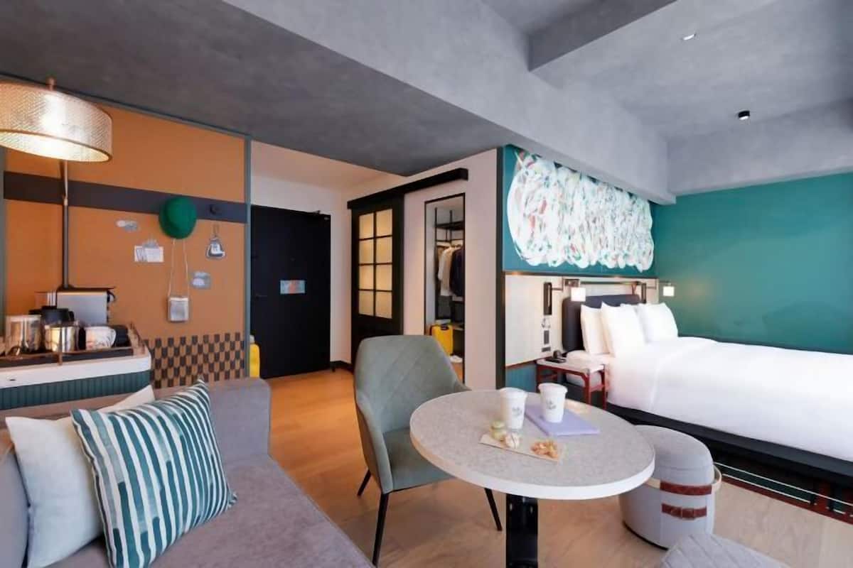 Down duvets, free minibar, in-room safe, desk