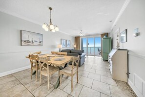 Condo, várias camas (Twin Palms 804) | Parte interna