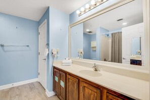 Condo, Multiple Beds (Sterling Reef 802) | Bathroom