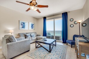Living area - Sterling Reef 802 (Panama City Beach)