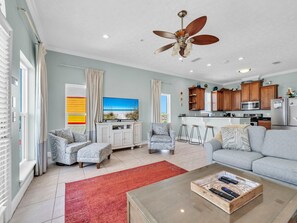 Condo, várias camas (Vista del Mar I - Rest - A - While 20) | Área de estar | TV