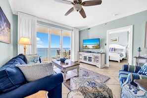 Living area - Ocean Villa 802 (Panama City Beach)