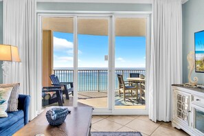 Living area - Ocean Villa 802 (Panama City Beach)