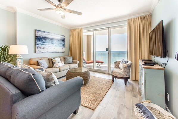 Living area - Ocean Villa 1406 (Panama City Beach)