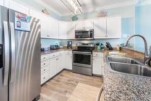 Private kitchen - Ocean Villa 1406 (Panama City Beach)