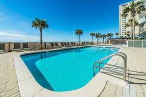 LÀgenhet - flera sÀngar (Ocean Villa 1102) | Pool | Inomhuspool och utomhuspool