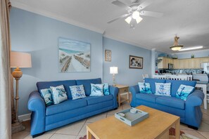 公寓客房, 多張床 (Ocean Villa 1101) | 起居區 | 電視