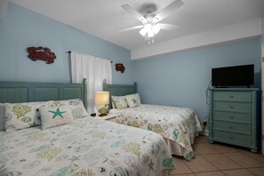 公寓客房, 多張床 (Ocean Villa 1101) | 2 間臥室、無線上網