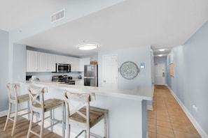 Appart'hÎtel, 1 trÚs grand lit et 1 canapé-lit (Majestic Beach Towers 1-314) | Cuisine privée