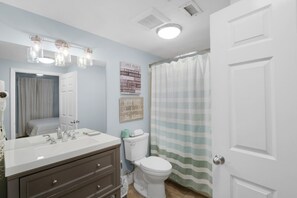 Appart'hÎtel, 1 trÚs grand lit et 1 canapé-lit (Majestic Beach Towers 1-314) | Salle de bain