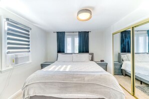 3 bedrooms, desk, iron/ironing board, WiFi